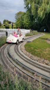 Hello kitty car ride